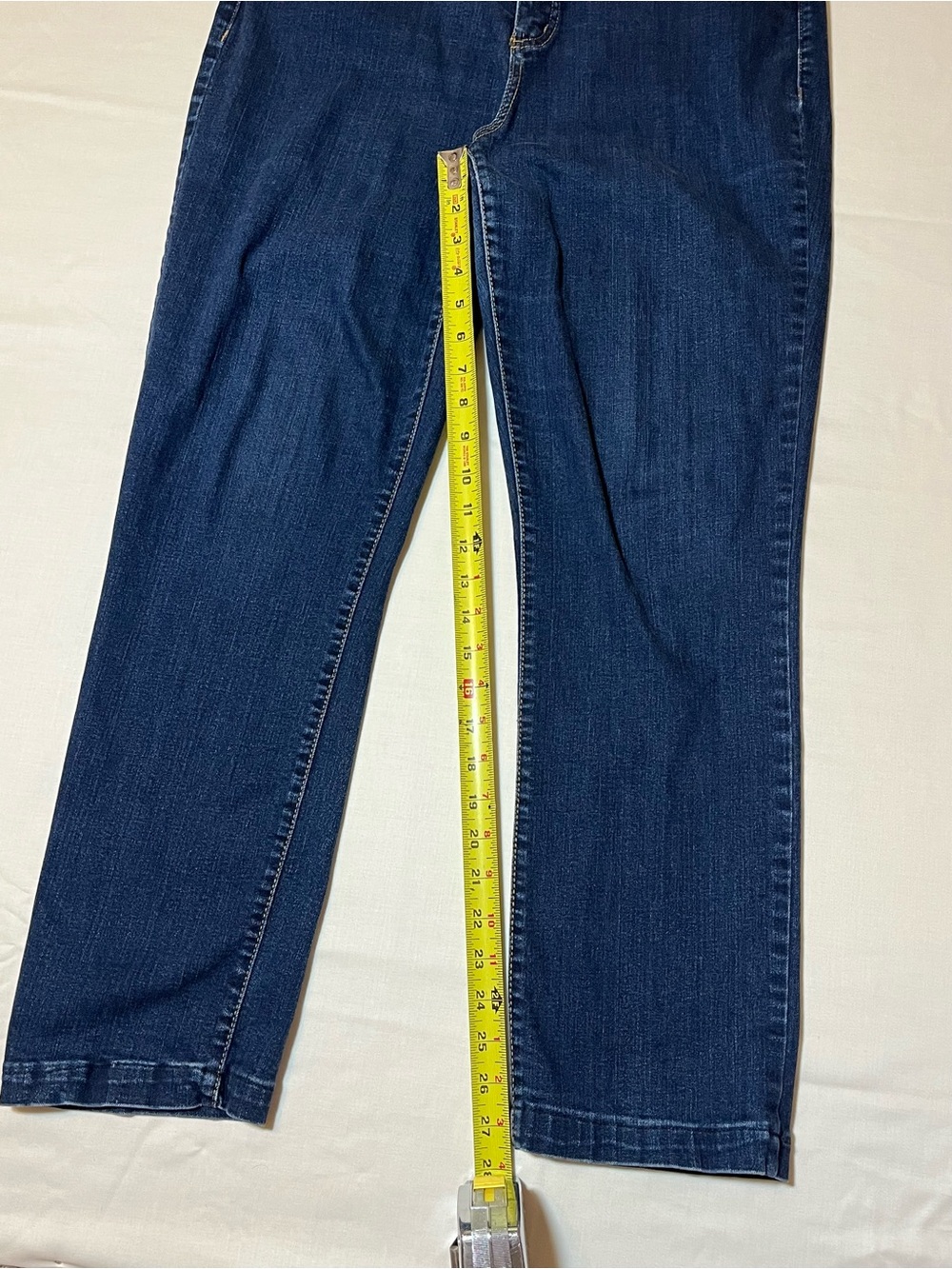 St Johns Bay Straight Leg Jeans Womens Size 12 Dark Wash Stretch Denim Classic - Picture 2 of 5